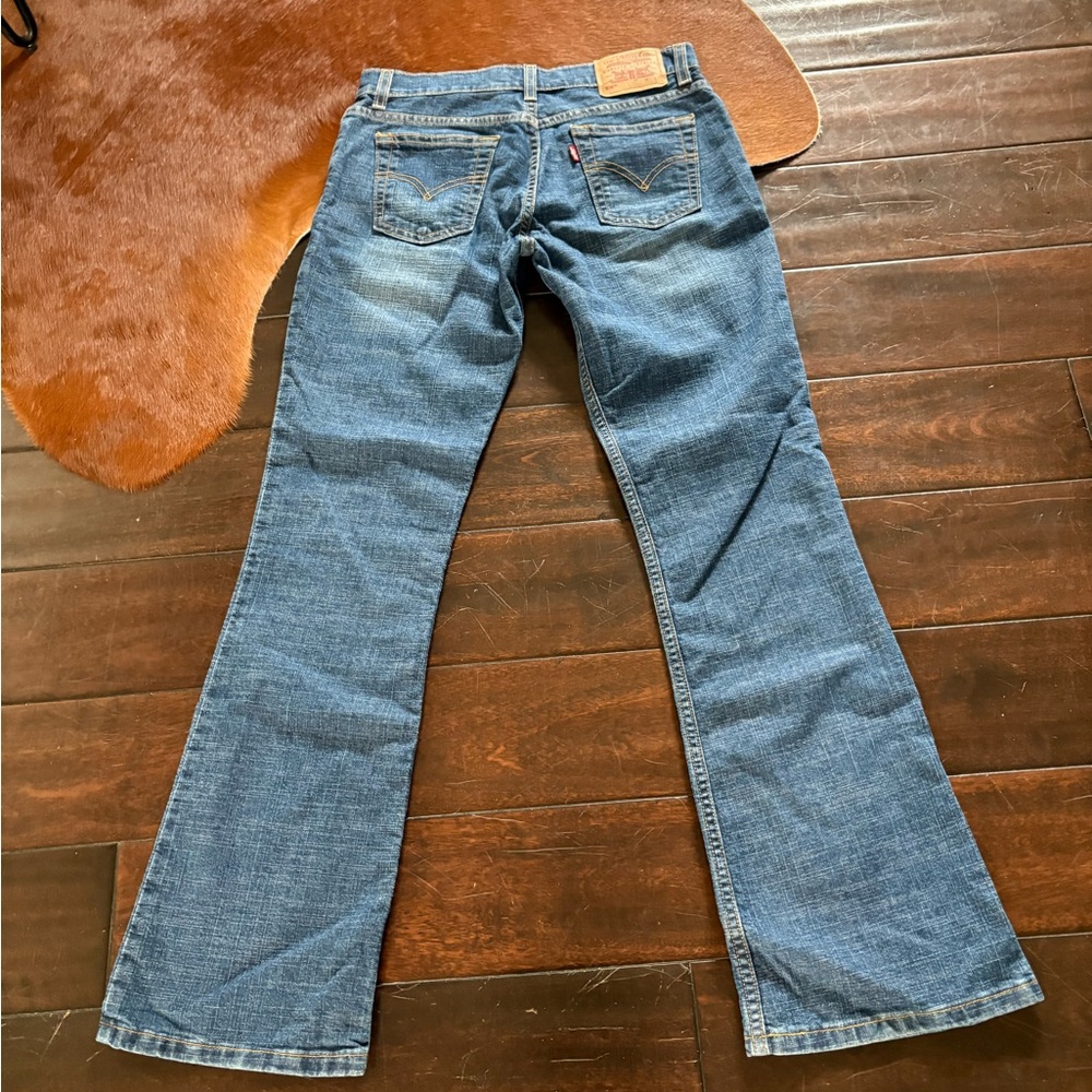 Vintage Y2K Levi's 518 Women's Boot Cut Flared Jeans in Medium Blue Wash - Picture 2 of 12